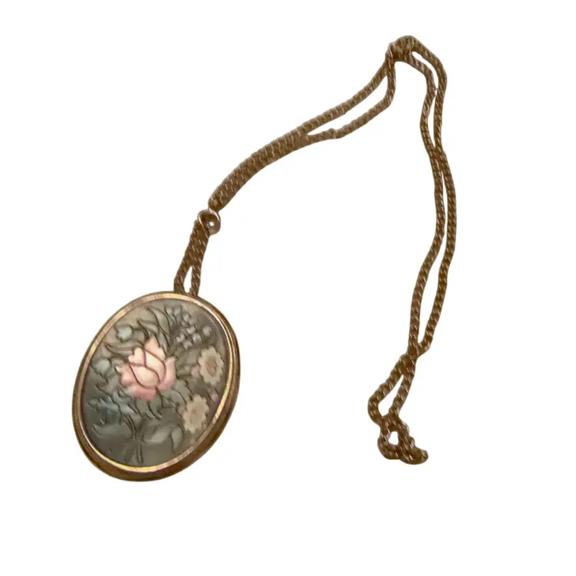 Floral gold tone Avon Long Necklace