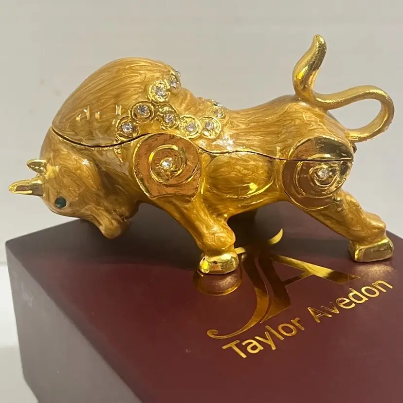 Taylor Avedon Gold Bull Ox Jeweled Trinket Box NOS 4”x2.7”