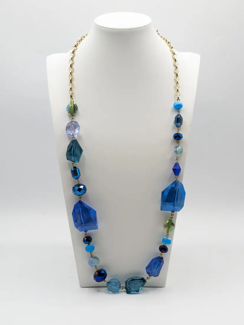 Silver Tone Faceted Glass and Lucite Necklace Shades of Blue