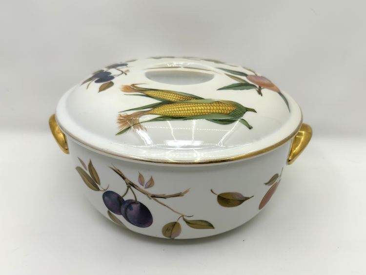 Gold Trim Royal Worcester Covered Casserole: Hand-Painted Fruit, Vintage English Baker