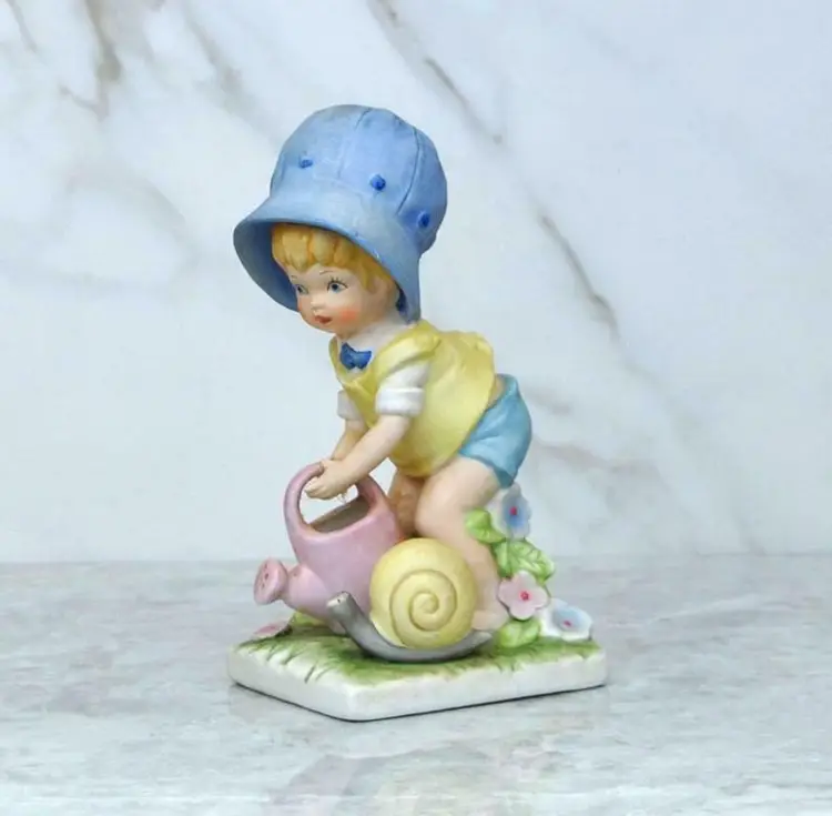 Seymour Mann Bisque Porcelain Loveables Figurine Girl In Her Garden Luv-17 1970s