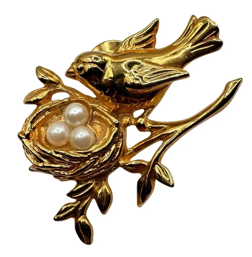 Vintage Bird Nest Lapel Pin Faux Pearl Eggs Gold Tone 1.25”