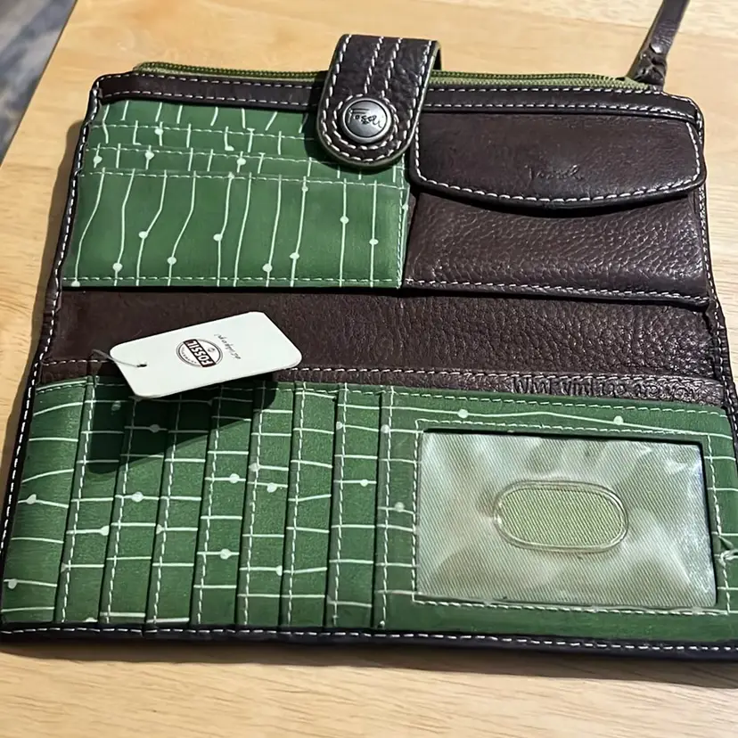 Fossil Leather Wallet, New With Tags Brown Leather W. Green Accent Silver Buttons 8”