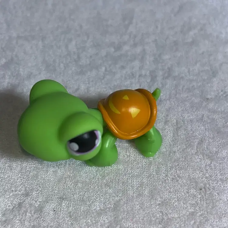 Littlest pet shop - turtle 433 rabbit 434 persian cat 435 Halloween tube pets
