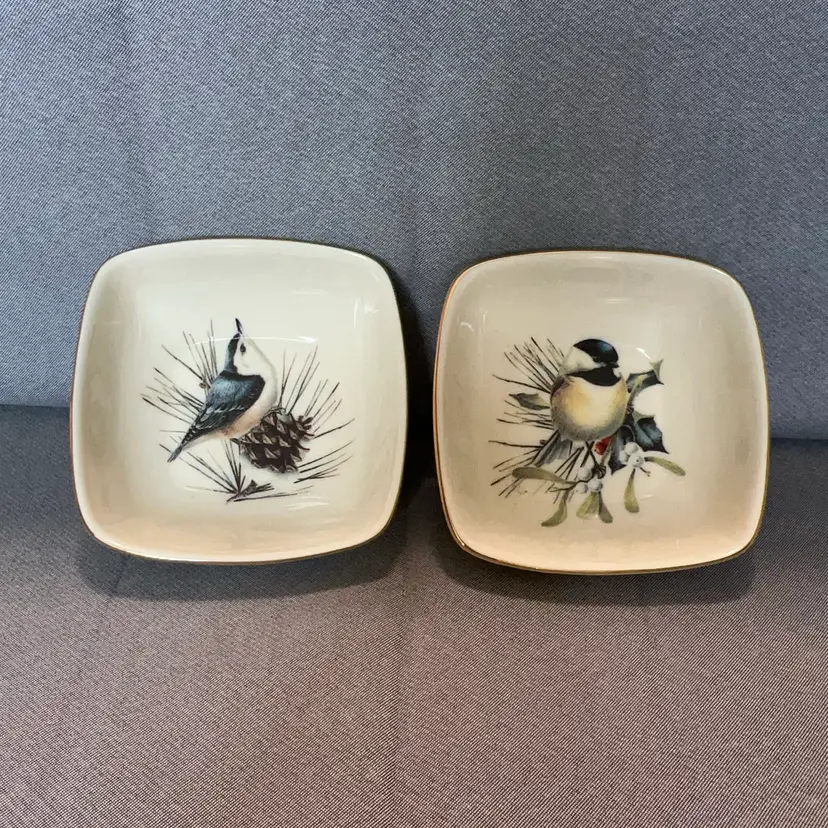 LENOX 2pc Winter Greetings small square dishes 4”