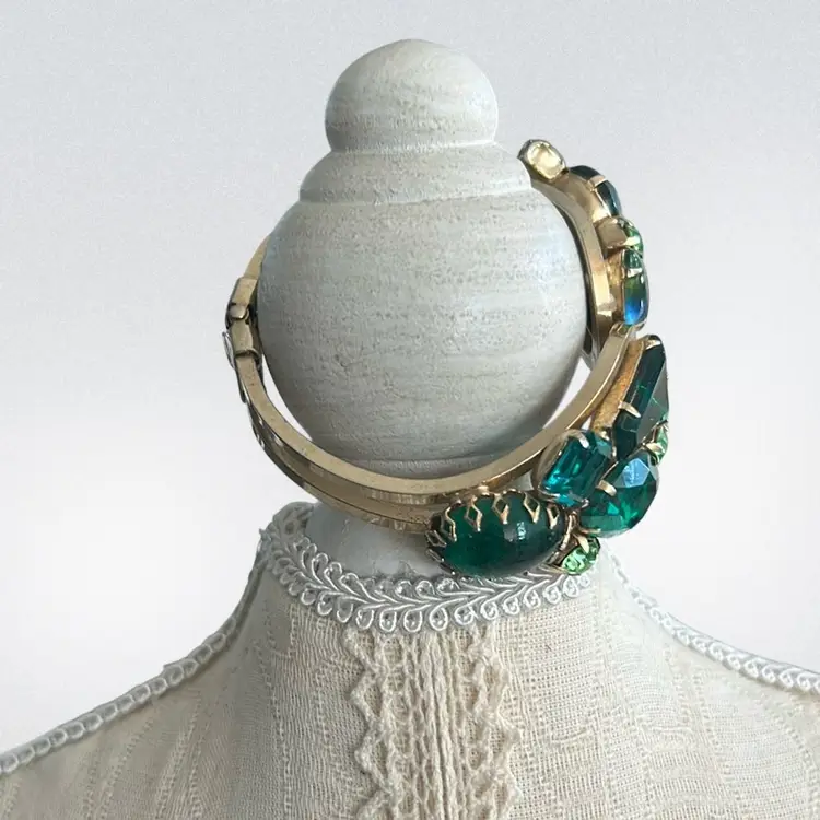 Clamper Bracelet! It Glows!