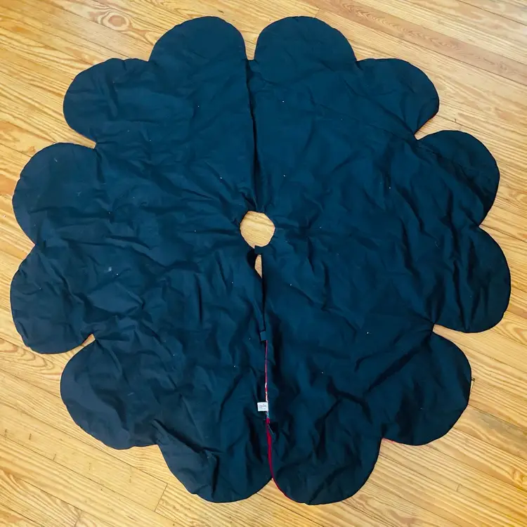 House Of Hatten Crazy Quilt Christmas Tree Skirt 45” Diameter