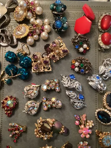 100+ EARRINGS $5 STARTS - Pierced  Clip on  Screw Back