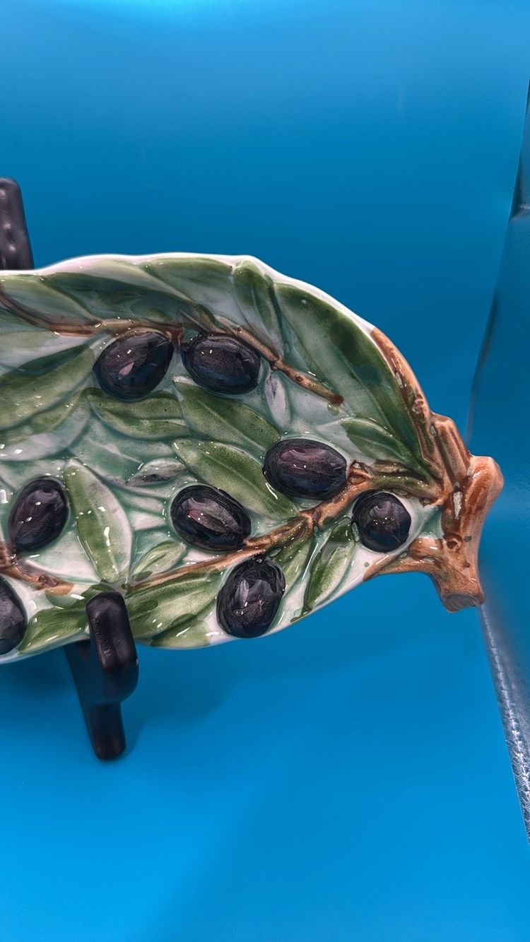 Italian Majolica Black Olive Ceramic Dish Hand Painted Italy 6954, 10” long