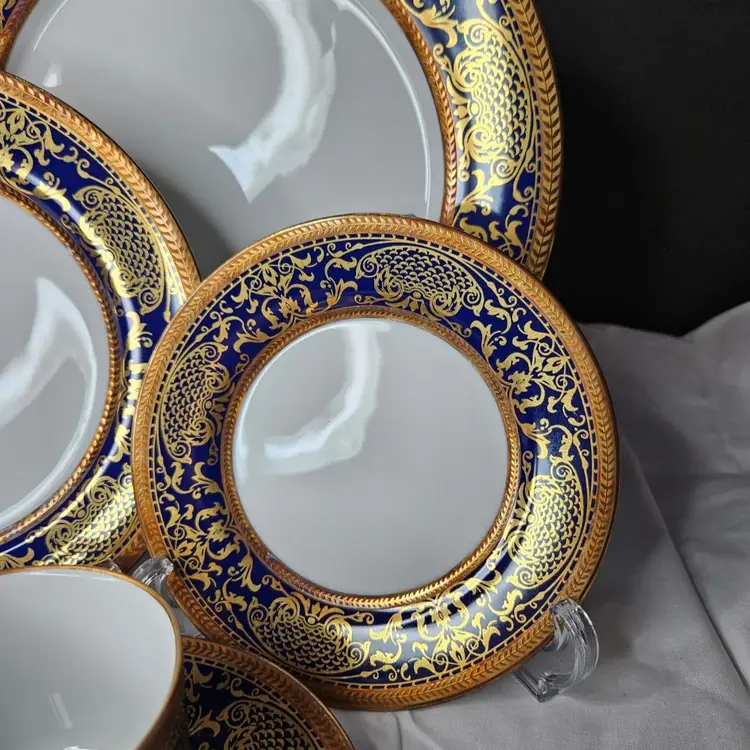 MUIRFIELD Pompadour Blue 5 Piece Place Setting