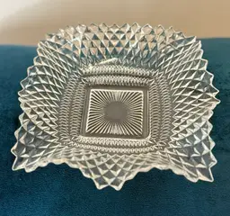Vintage Indiana Glass Diamond Point Starburst Trinket/Candy Dish