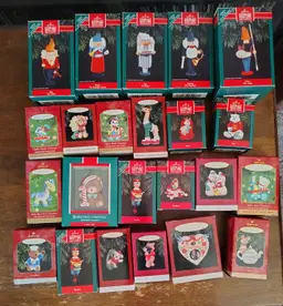 23 Hallmark ornaments 1990s Lot #1