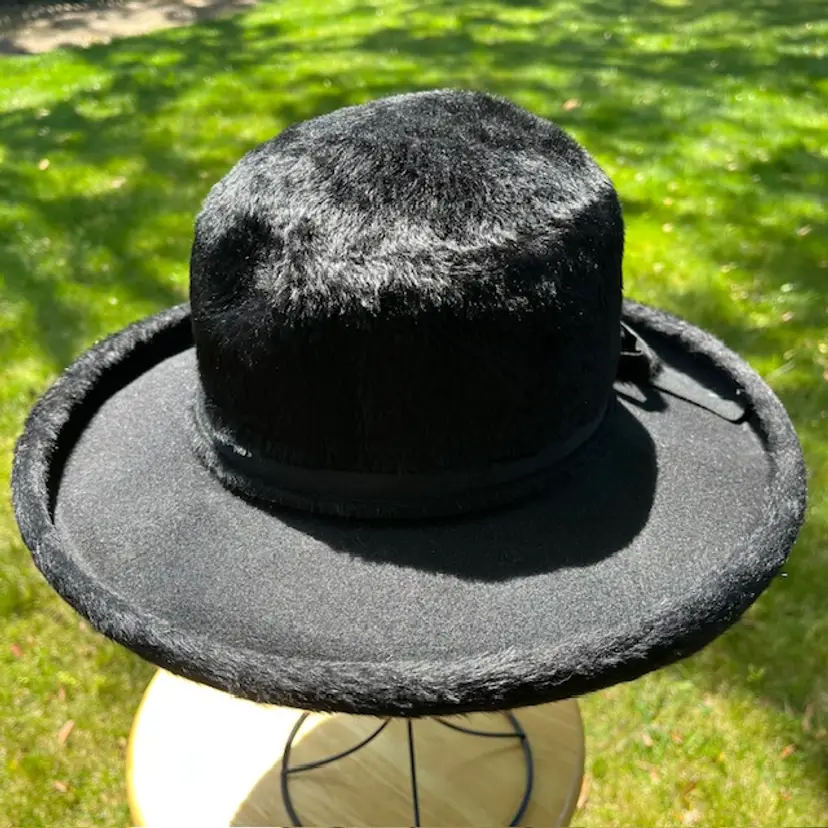Vintage Black Fur Felt Hat by Lonette Originals California