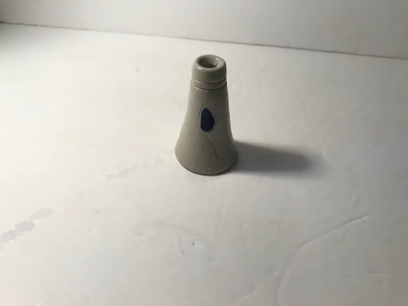 Vintage WILLIAMSBURG POTTERY  BLUE DECORATED INKWELL