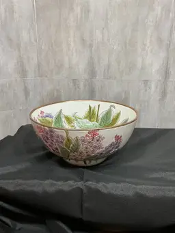 Hand painted Chinese Porcelain Floral Lilac Purple Pink with Gold Trim large Bowl 10” diameter
