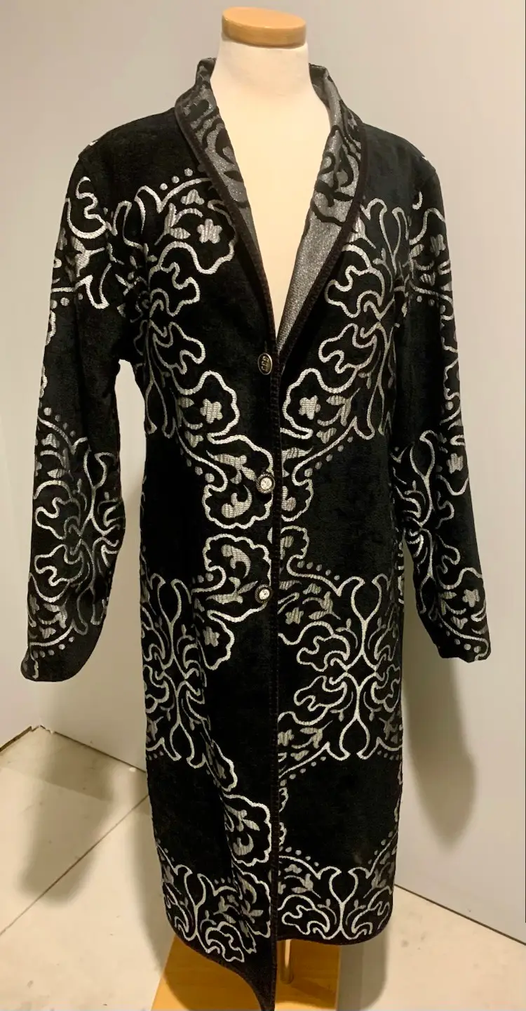 Fabulous!! Khangura: Ladies Vintage Style Reversible Black & Silver Long Dress Coat. Size XL