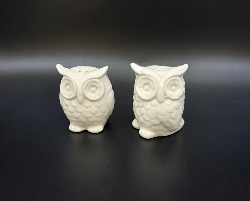 SET-VINTAGE SALT AND PEPPER SET-PAIR OF SNOW OWLS