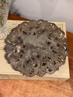 Wallace Silversmiths Silver Plate Pierced Footed Trivet