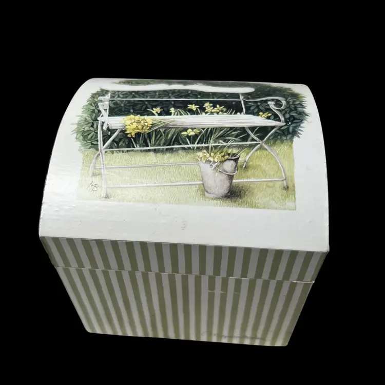 024 Hallmark Natures Sketchbook Square Music/Trinket Box Plays Clair De Lune Artist Marjolien Bastin 4.25" X 3.75" X 3.75"