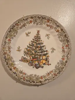 Queens Seasons Greetings 10" China Dinner Plate Multicolored Christmas Tree