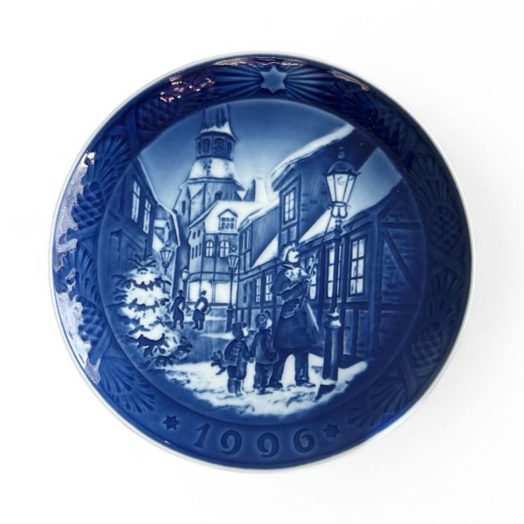 1996 Royal Copenhagen Blue And White Christmas Plate