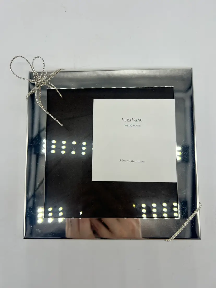 Vera Wang Wedgewood Silverplated 5”x5” Frame