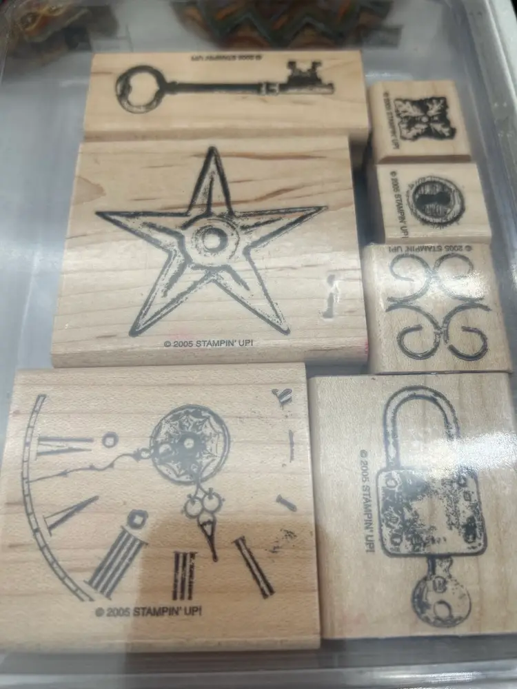 #01 Stampin’ Up! 2005 Vintage Style Rubber Stamp Set of 7 Keys Lock Clock Star Scrapbooking Craft
