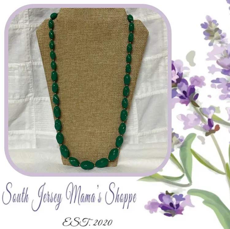 Vintage Dark Green Shell Like Beaded Necklace