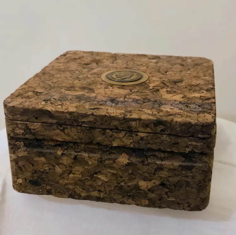 Share Vintage Paalo Cervantes LTD Cork Cigar Box Made In Spain - 6" Square