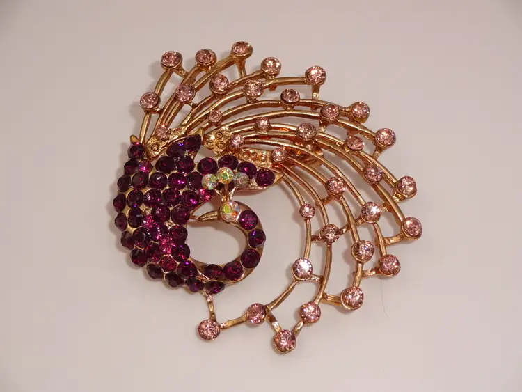 Vintage Rhinestones Peacock Brooch Gold Tone Purple Pink Scarf Pin Bird Unmarked