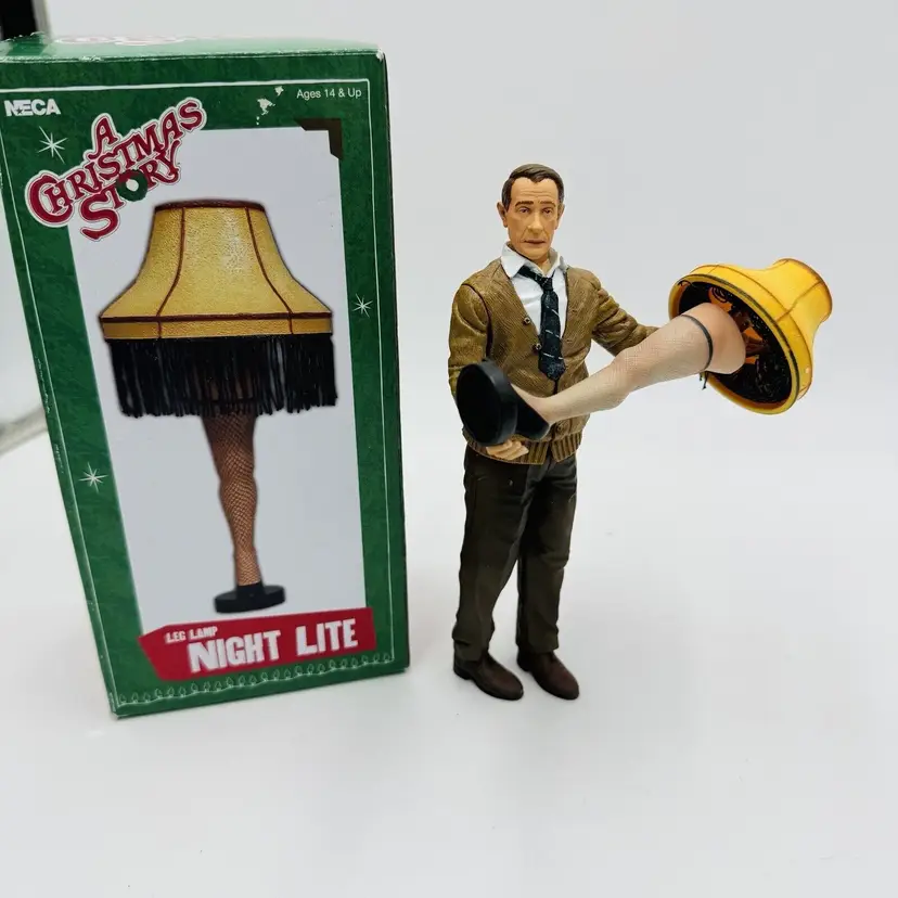NECA A Christmas Story The Old Man Figure And Toy Leg Lamp 2008