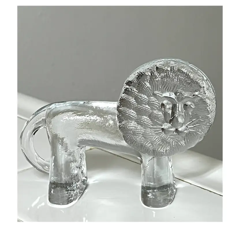 Kosta Boda Zoo Series by Bertil Vallien Crystal Clear Glass Lion Paperweight 3.5 in Height
