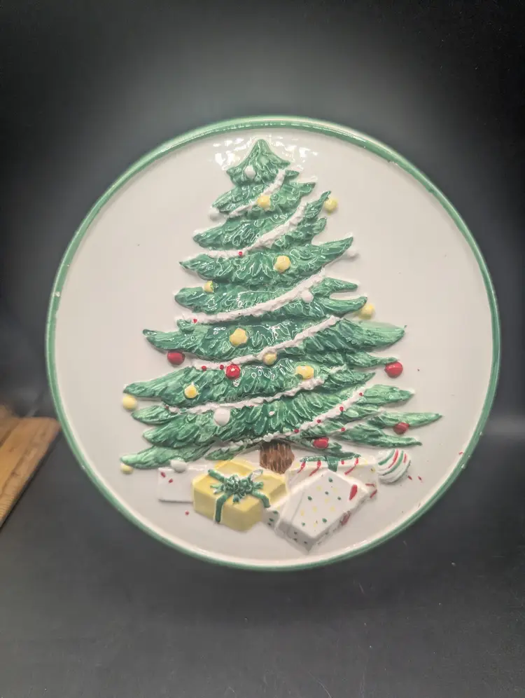 Vintage 1983 Christmas Tree Towle Sigma Tastesetter Decorative Kitchen Hand Painted Ceramic Mold Wall Hanging