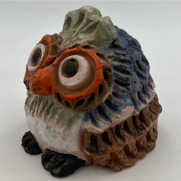 #01 Vintage Ensco owl figurine 1975 crude pottery signed