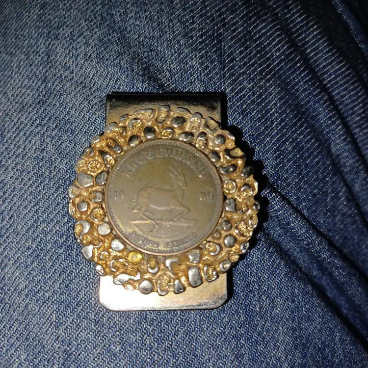 Vintage 1980 Krugerrand Pseudo Fyngoud Coin With Faux Gold Nugget Design Slide