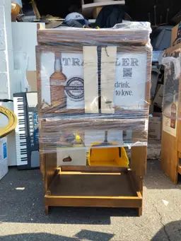 Chris Stapleton Traveller Whiskey Promo Wooden Floor Display. In New Condition, Never Used.