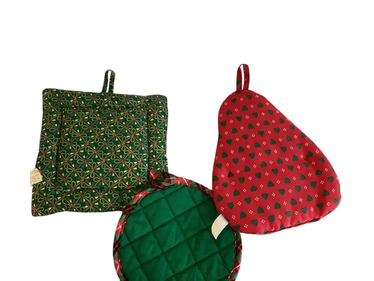 Vintage Christmas Holiday Set of 3 Quilted Oven Mitt Pot Holders Retro Kitchen