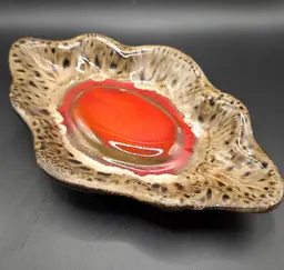 Mid-Century Modern Leaf-Shaped Ceramic Dish – Crackled Red Glaze Center & Speckled Earth-Tone Rim
