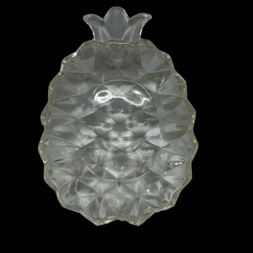 Vintage Clear glass pineapple-shaped decorative dish. 6”