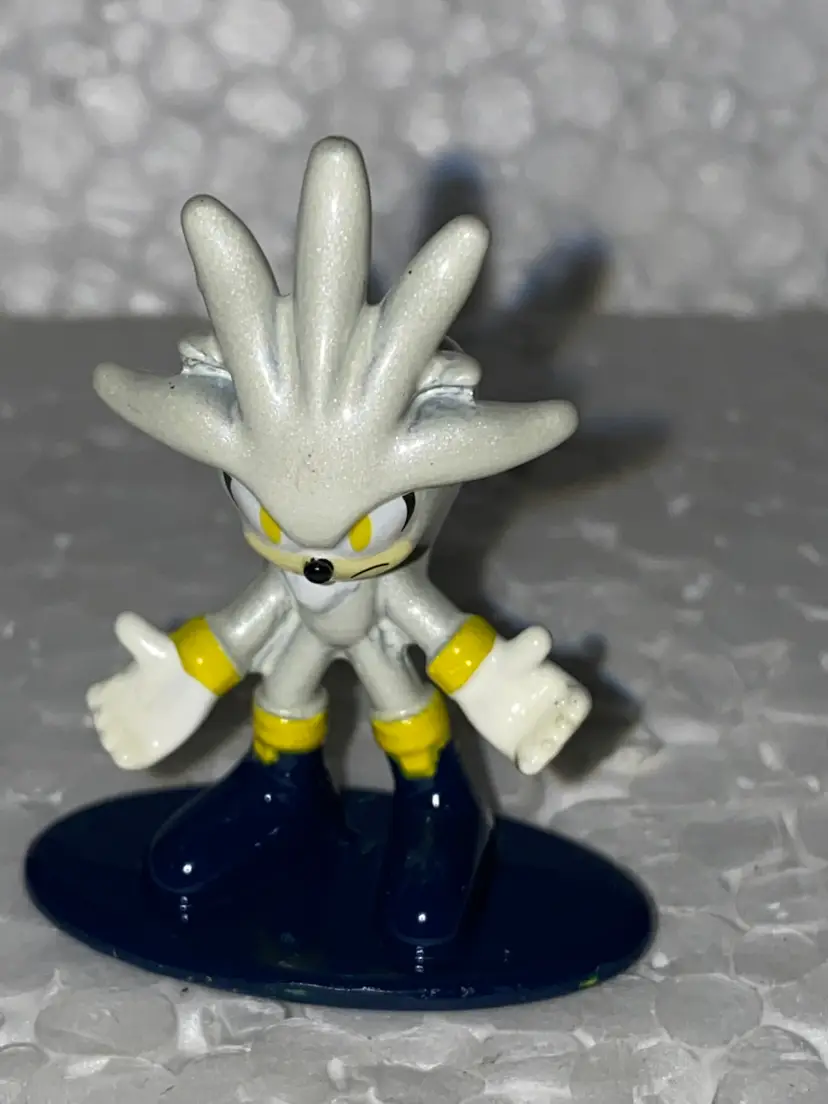 #10- Sonic The Hedgehog New Old Stock Diecast Metal Collector Figurine As Pictured