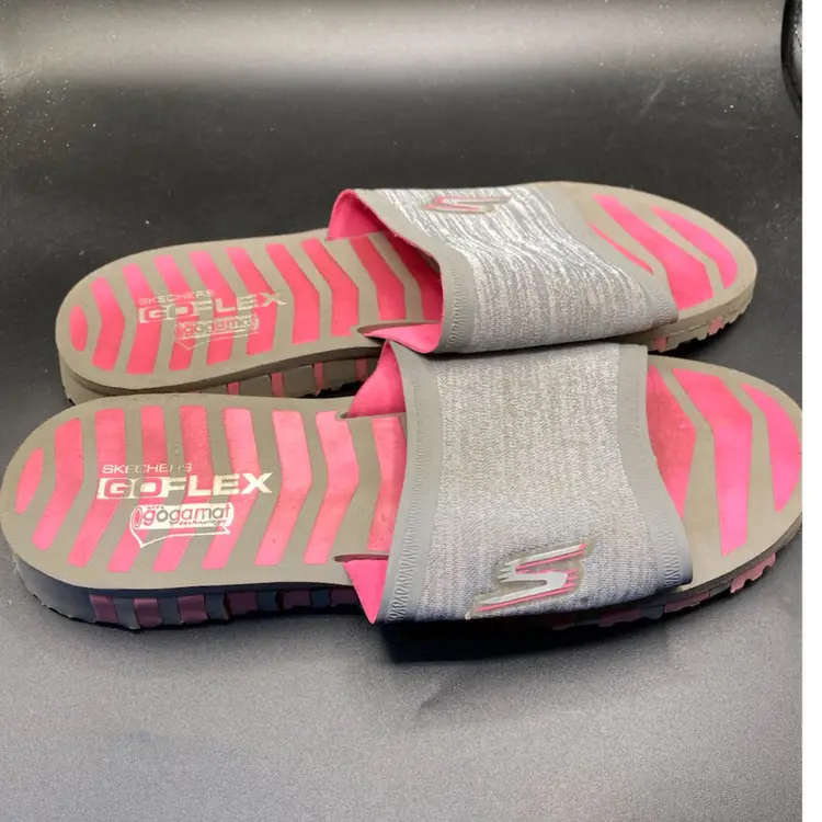 Skechers Scandals Size 8