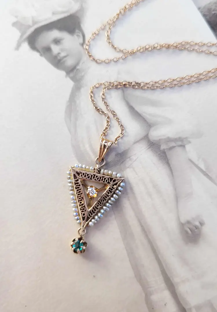 Vintage 10k Yellow Gold Diamond Emerald Pearl Triangle Pendant Necklace- 16"