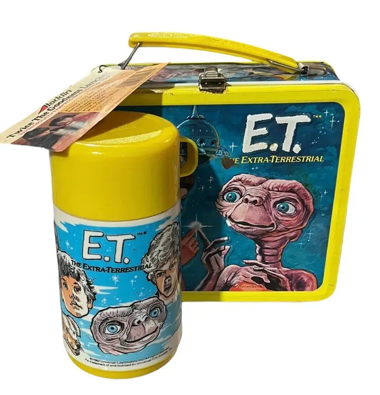 30. ET Lunchbox With Tag & Thermos - Mild Wear