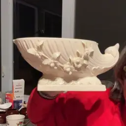 Vintage planter - made in Japan white 3-D flowers