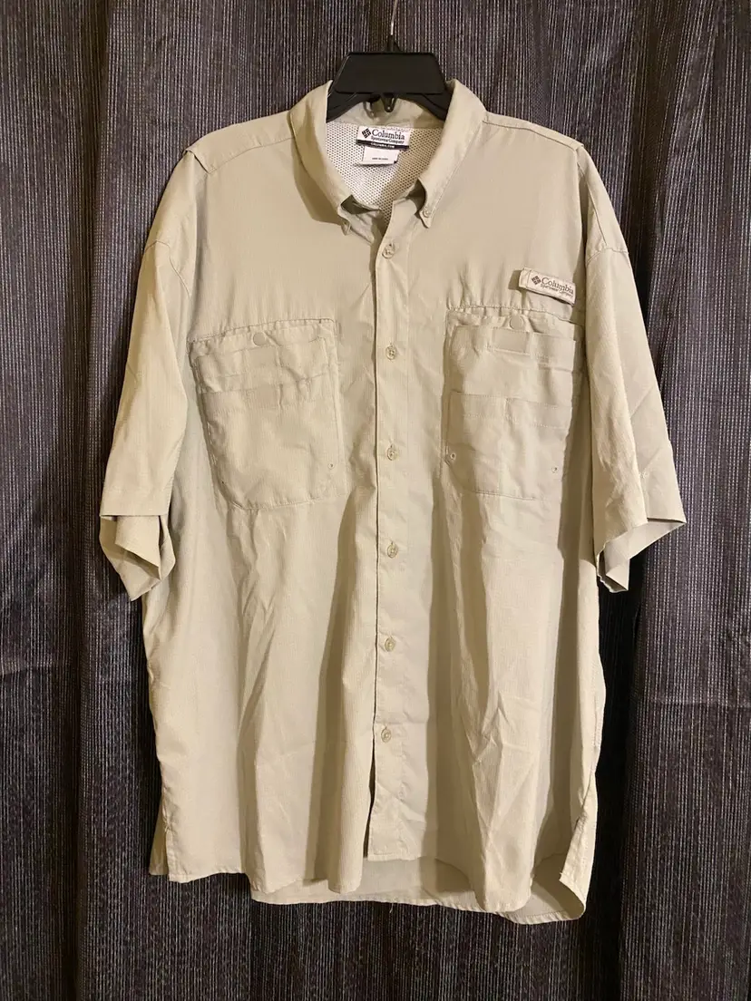 Columbia Men's Size XL Tan Performance Fishing Gear Short Sleeve Button-Up Shirt