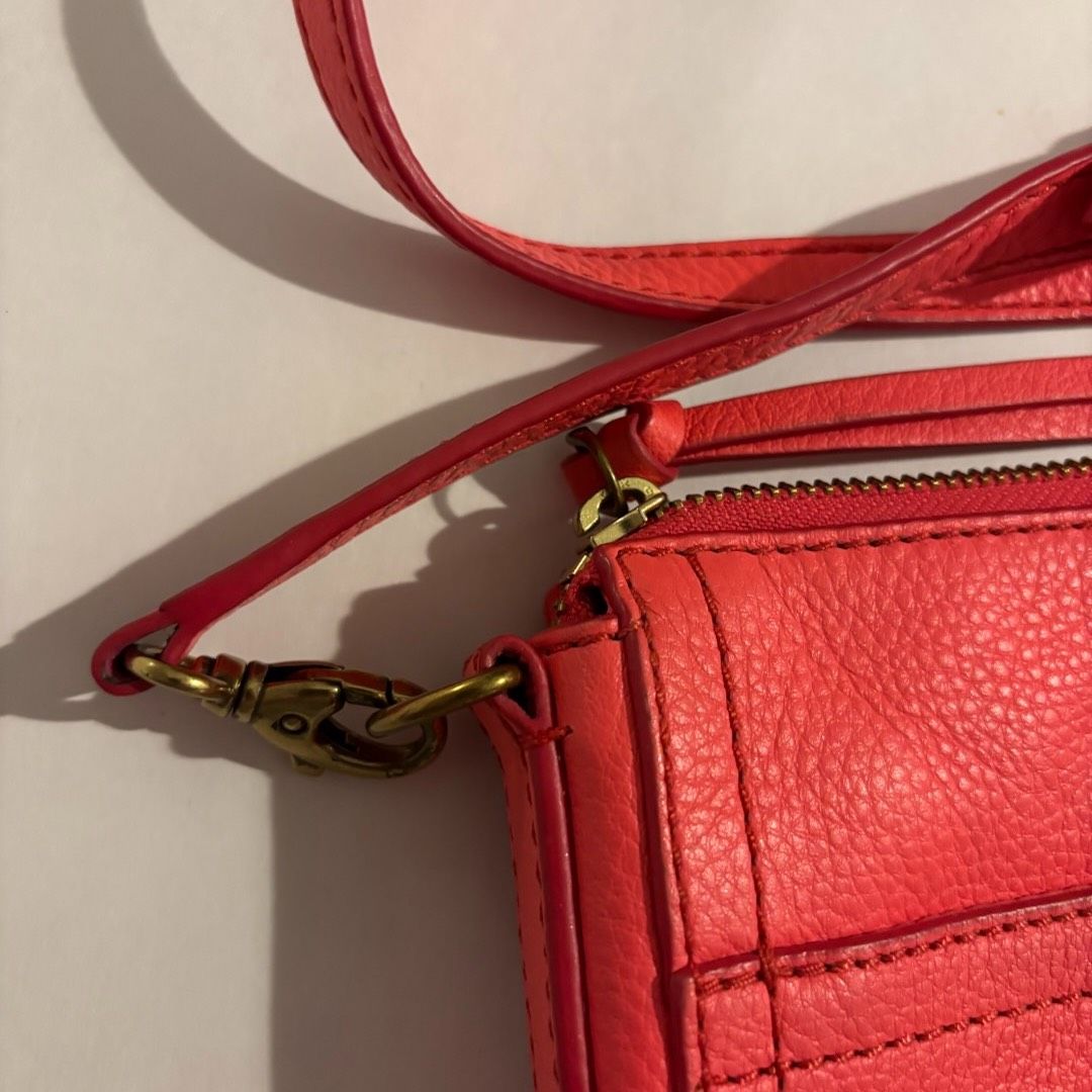 Fossil Emma Lava Color Pebbled Leather Crossbody w/Attached Key