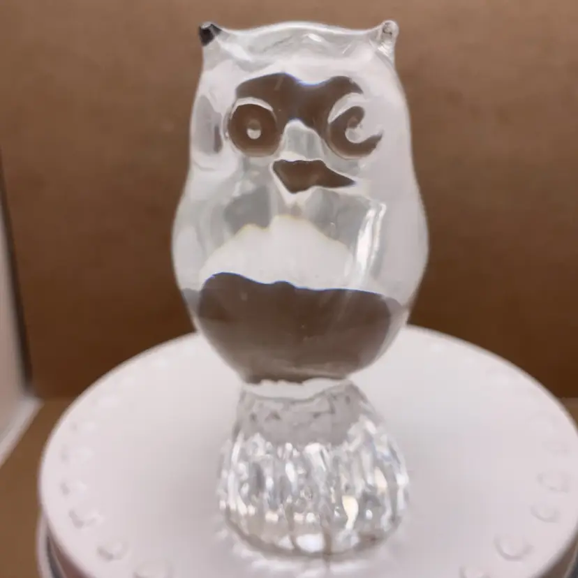 POW1 VTG Glass Owl Figurine Paperweight 3.25”