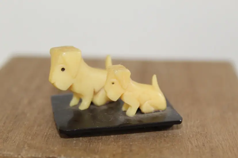 1950’s VINTAGE MINIATURE CELLULOID SEALYHAM TERRIER DOGS JAPAN FIGURINE TINY