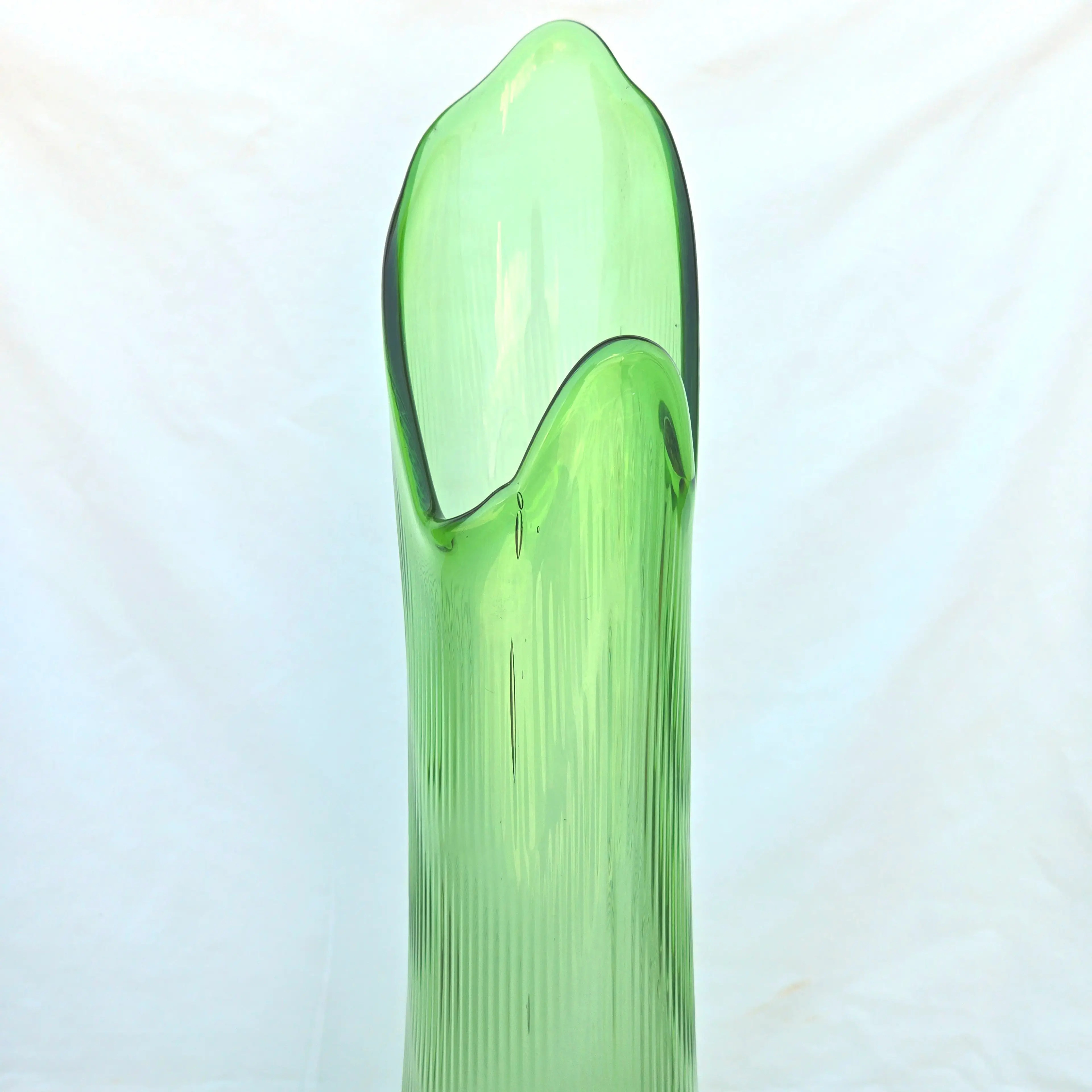 Image 2 of 18