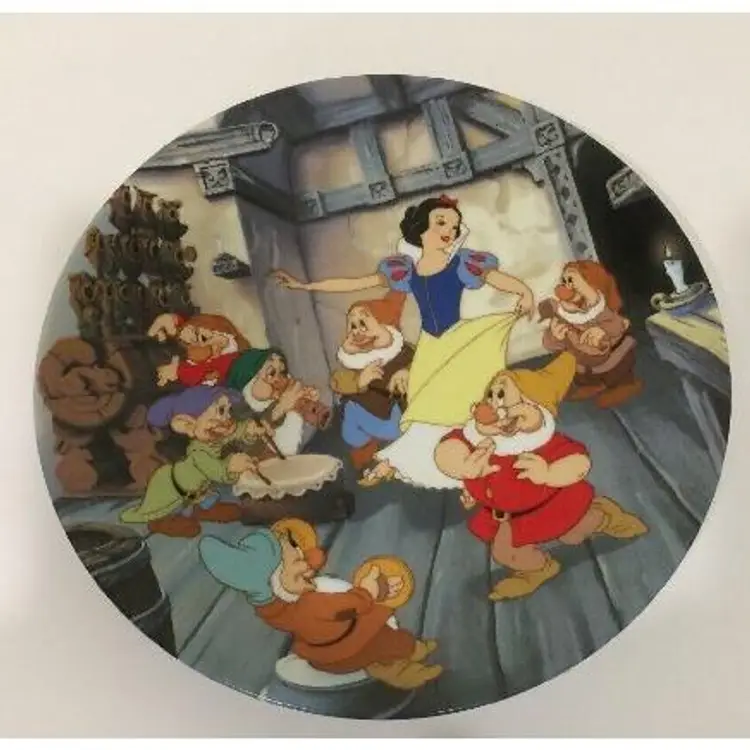 WALT DISNEY THE DANCE OF SNOW WHITE AND THE SEVEN DWARFS PLATE # 3171G